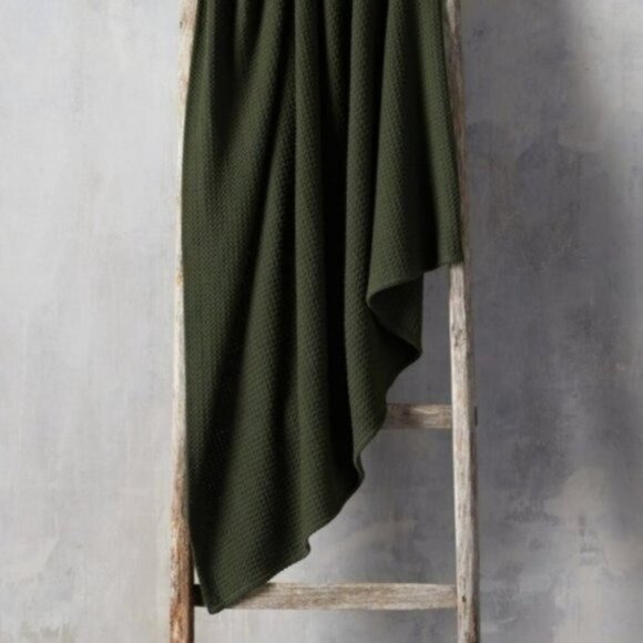 New ARHAUS Waffle Knit Throw Blanket - Picture 5 of 6